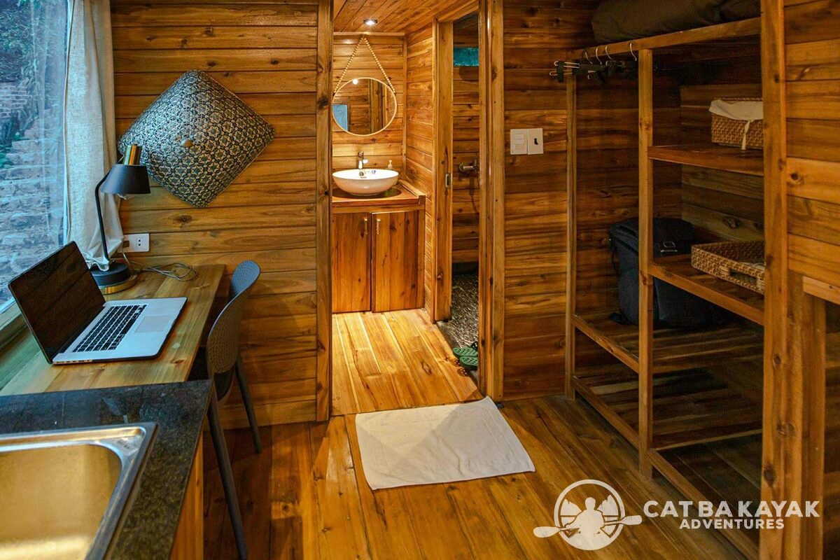 Blue Lagoon Homestay Cat Ba Kayak